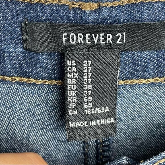 Forever 21 Blue Dark Wash Denim Short Shorts cuffed Cotton Blend Stretchy 27 - Picture 5 of 9